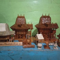 Miniatur Omo Sebua & Fahombo